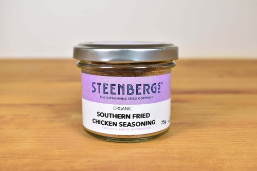Steenbergs Organic Southern Fried Chicken Mix, a blend of sea salt and organic spices. Sugar free, no colours or additives from the Steenbergs UK online shop for herbs and spices.