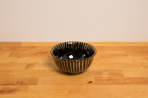 Black with Gold lines Matcha Bowl with box 0.3l available from the Steenbergs UK online shop for tea accessories.