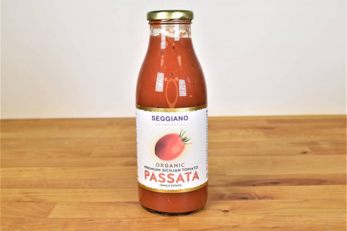 Seggiano Premium Organic Passata from Sicily, packed in glass, from the Steenbergs UK online shop for organic food.