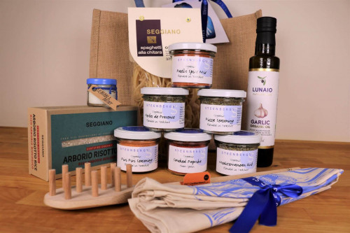 Steenbergs Organic Mediterranean Food Gift Bag from the Steenbergs UK online shop for organic spice gifts and food hampers.