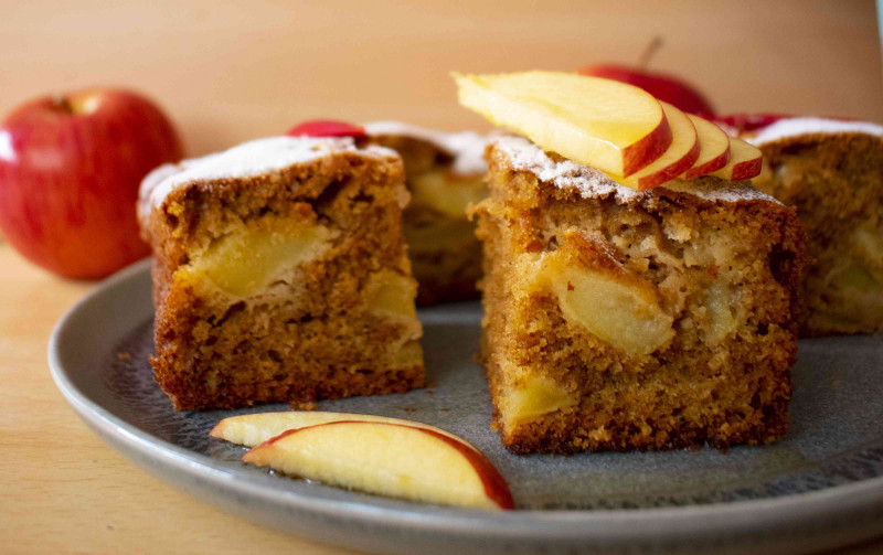 Niki's Spiced Apple Cake Recipe